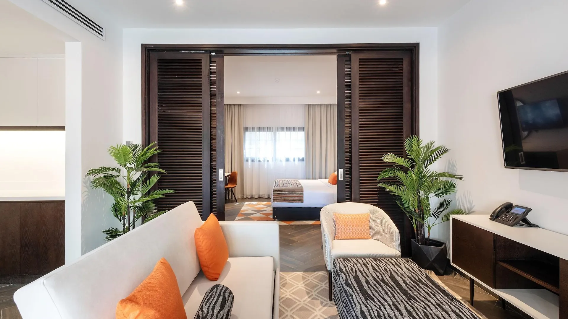 אבו דאבי Emirates Park Resort 3*, אבו דאבי